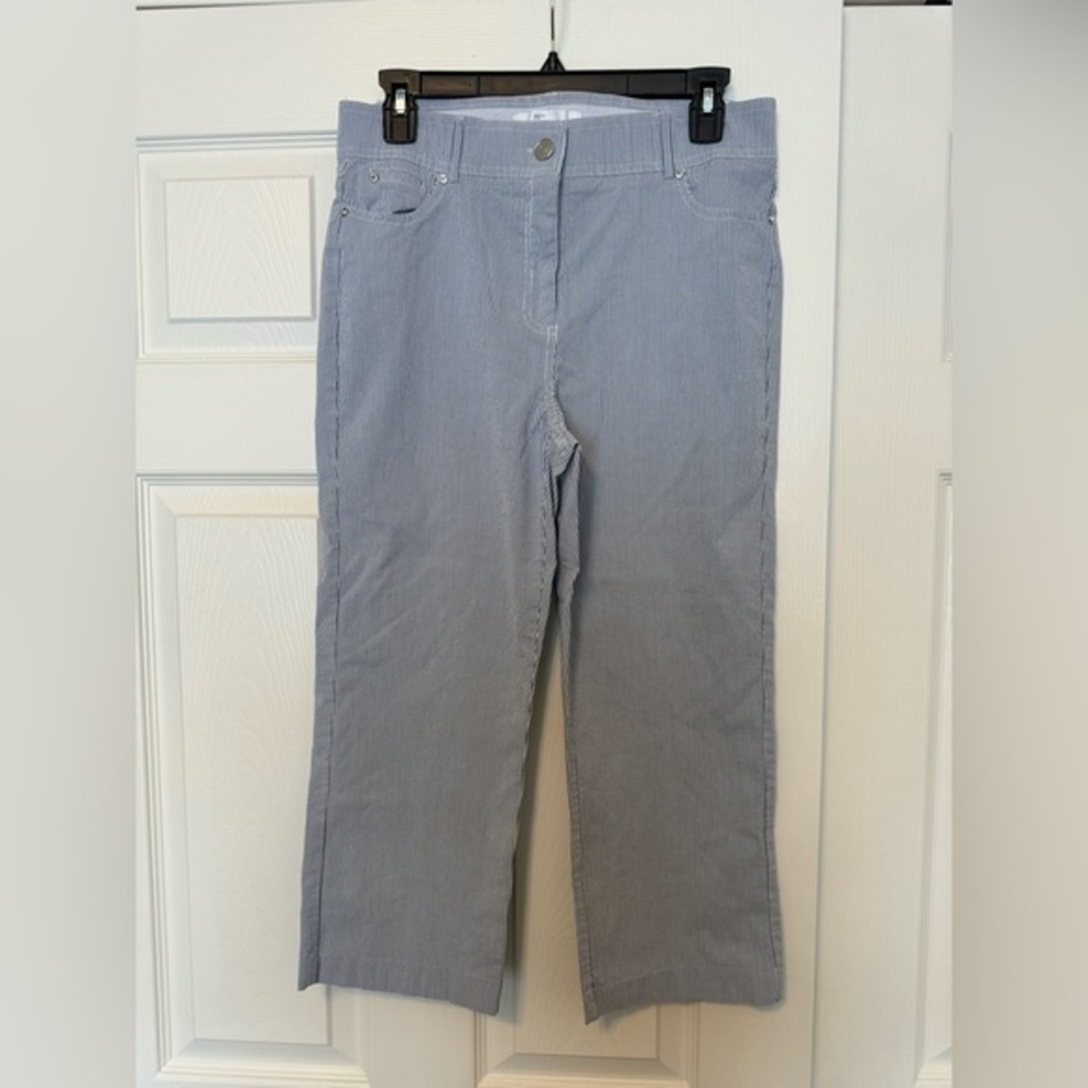 89th & Madison Comfort Waist Gray/White pinstripe capri length pants 12